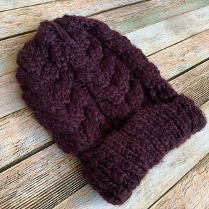 American Eagle purple winter beanie